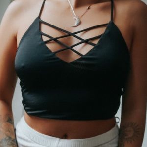 Black stretchy crop top